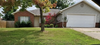 602 E Kara Ln, Rogers, AR 72758