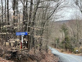 41 California Rd, Warwick, NY 10990