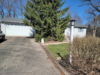 28393 W Burnett Rd, Island Lake, IL 60042