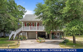 109 NE 1st St, Oak Island, NC 28465