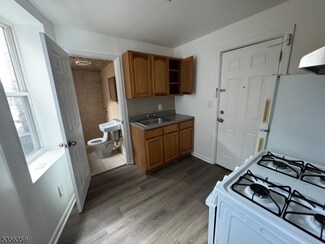 97 Market St, Paterson, NJ 07505