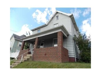 27 S 4th St, Youngwood, PA 15697