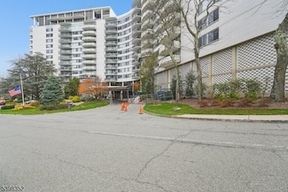 1 Claridge Dr Unit 726, Verona, NJ 07044