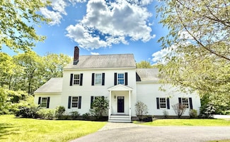 32 Merrill Rd, Falmouth, ME 04105