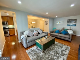 4149 S Four Mile Run Dr Unit 304, Arlington, VA 22204