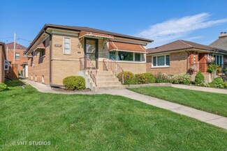 8238 N Oriole Ave, Niles, IL 60714