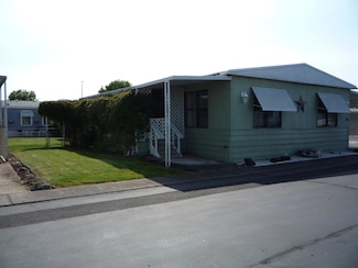 301 Freeman Rd Unit 85, Central Point, OR 97502