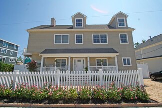 118 Neptune Ct, Mantoloking, NJ 08738