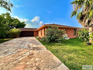 14 Guanajay Ct Unit Pool, Brownsville, TX 78526