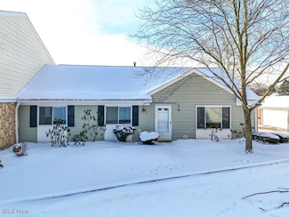 2033 Carlile Dr, Uniontown, OH 44685