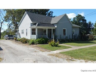 945 N Grove St, Virden, IL 62690