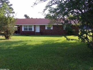 1522 W Pine St, Warren, AR 71671