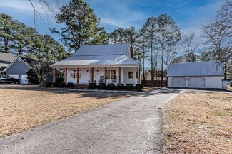 103 Pecan Ln, Richlands, NC 28574