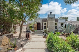 21914 Velicata St, Woodland Hills, CA 91364