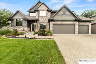 723 S 195th St, Elkhorn, NE 68022