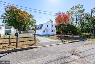 4015 W 13th St, Marcus Hook, PA 19061
