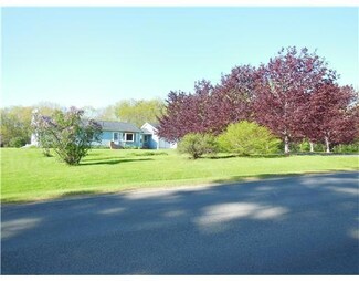 2473 Old Augusta Rd, Waldoboro, ME 04572