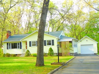 256 Maynard St, Feeding Hills, MA 01030