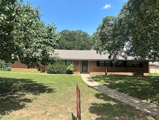 1103 Rolling Hills Dr S, Graham, TX 76450