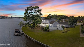 6000 Cassowary Ln, New Bern, NC 28560