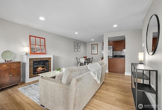 21301 48th Ave W Unit A104, Mountlake Terrace, WA 98043