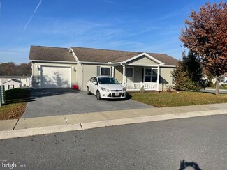 15 Millpond Dr, Stevens, PA 17578