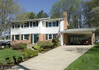 8210 Cottage St, Vienna, VA 22180