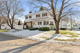 54 Rhode Island Ave, Millinocket, ME 04462