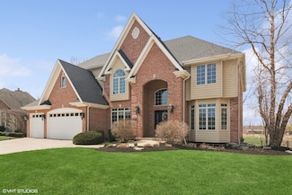 101 Lucy Ct, Lake Zurich, IL 60047