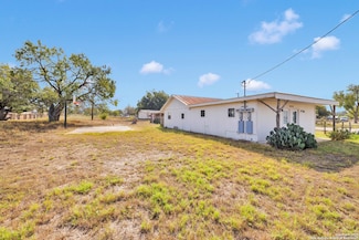 18460 Interstate 37, Elmendorf, TX 78112