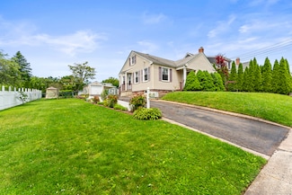 72 Westminster St, Hamden, CT 06518