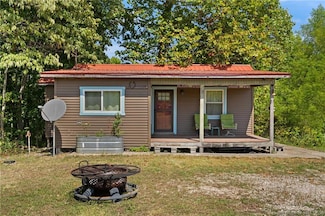 118 W Sawmill Rd, English, IN 47118