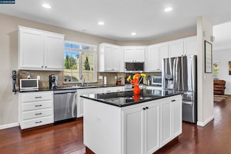 1186 Waverly Cir, Hercules, CA 94547