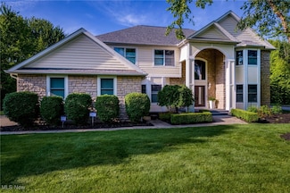 37071 Cherrybank Dr, Solon, OH 44139
