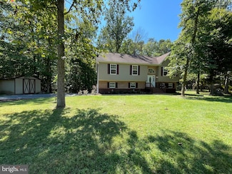 647 Hemlock Ln, Bluemont, VA 20135