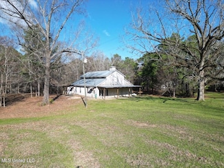 5885 New Hope Rd, Meadville, MS 39653