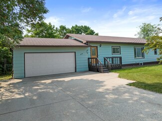 112 Pleasant Ave N, Surrey, ND 58785