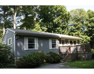42 County Rd, Essex, MA 01929