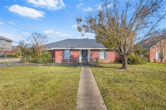 4421 Autumnwood Ln, Lake Charles, LA 70605