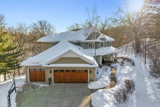 11911 Douglynn Dr, Hopkins, MN 55343