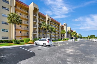 3661 Via Poinciana Unit 5100, Lake Worth, FL 33467