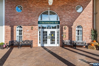 7311 Richmond Rd Unit 311, West Milford, NJ 07480