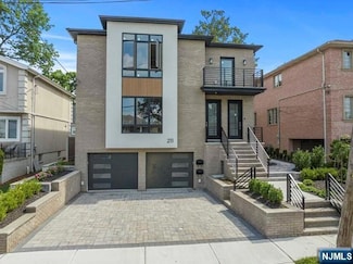 211 Warwick Ave Unit 2, Fort Lee, NJ 07024