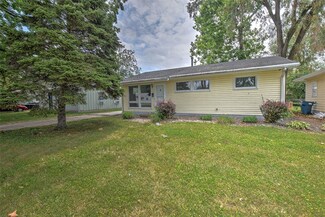 1643 W Waggoner St, Decatur, IL 62526