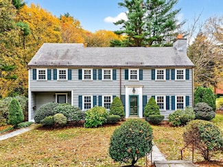 45 Windsor Rd, Wellesley Hills, MA 02481