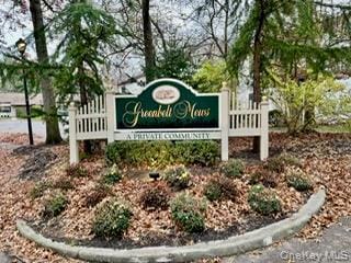 46 Blue Point Rd E, Holtsville, NY 11742