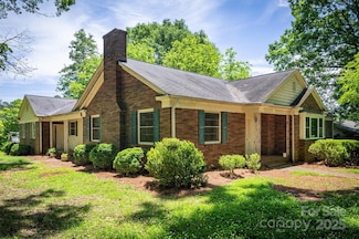 1503 Brentwood Dr, Newton, NC 28658