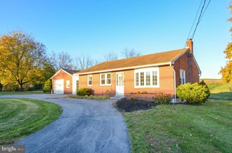1173 Windsor Castle Rd, Hamburg, PA 19526