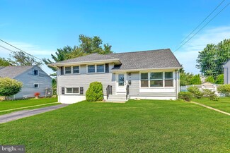 25 Amsterdam Rd, Trenton, NJ 08620