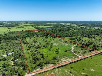 2839 Schoenst Rd, Carmine, TX 78932